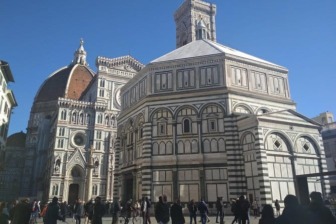 Renaissance & Medieval Florence Guided Walking Tour plus mobile App - Porcellino in the Straw Market: Luck, Legends, and a Photo Break