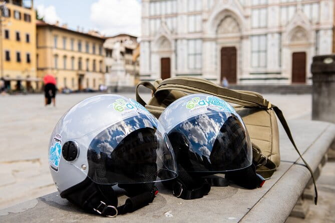 Rent your Electric Vespa 45 in Florence for 8 hours - How the app touring works, and how to make it work for you