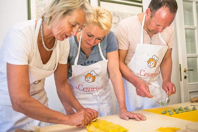 Share Your Pasta Love in a Local’s Home in Florence - Group size of 20 in a home: the practical pros and tradeoffs