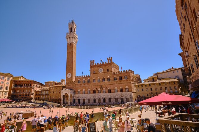 Siena, San Gimignano and Chianti Wines Day Tour from Florence - San Gimignano Towers and Shopping: One Hour in the Medieval Skyline