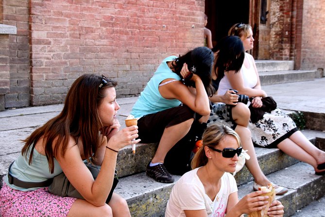 Sit and walk Florence tour with Gelato - Ponte Vecchio: the bridge, the river, and a photo-worthy payoff