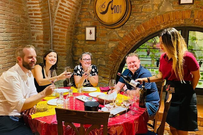 Skip the Line: Florence Duomo Tour & Brunelleschi Dome Climb - Group size and guide style: small group is a real advantage here