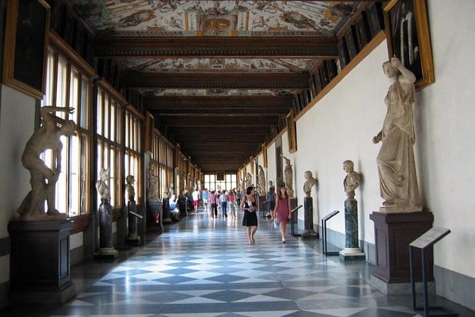 Skip the line: Uffizi small group and walking tour of Florence - A smooth start at Piazza della Repubblica, then a long art day
