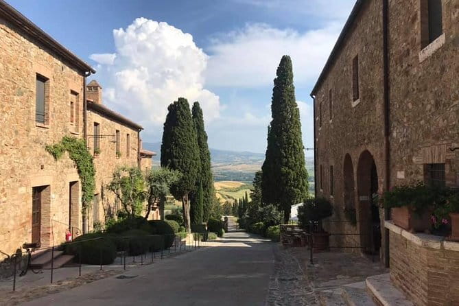Small group Chianti-side wine tour with Mercedes V class Van - The 5-hour timing that keeps things fun