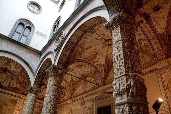 Small-Group Palazzo Vecchio Secret Passages Tour with Lunch Or "Gelato" - Entering Palazzo Vecchio through the secret route