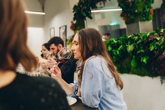Small-Group Palazzo Vecchio Secret Passages Tour with Lunch Or "Gelato" - Your meal choice: 3-course Tuscan lunch or a gelato tasting