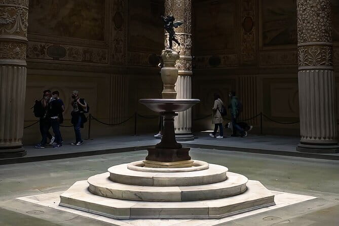 Small-Group Palazzo Vecchio Secret Passages Tour with Lunch Or "Gelato" - The secret passage portion: stairs, concealed doors, and a real story