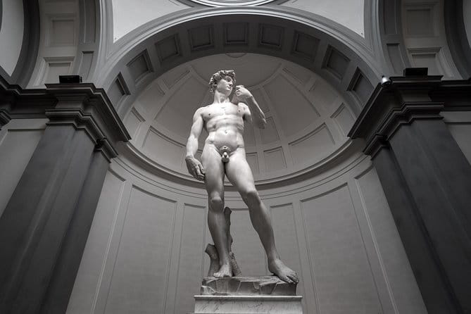 Small Group Uffizi & Accademia Museum with Walking Tour - Inside the Uffizi Gallery: how you actually make 1 hour 50 work