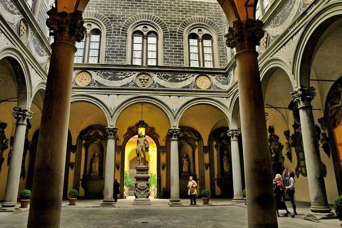 The Medici Family: Lorenzo The Magnificient and the TV movie - Small group size and hearing every detail