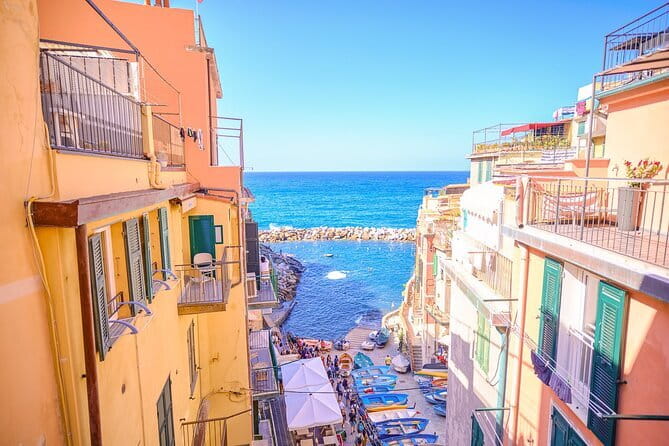 The pearls in the gulf of poets: Cinque Terre private tour - Why skip the train and do Cinque Terre with a chauffeur