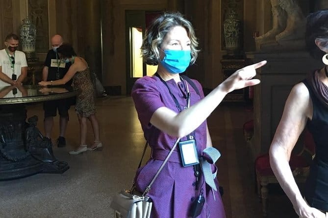 The Pitti Palace private tour: Splendours of the Royal Residence - Stop 1: Palazzo Pitti for a first taste of the royal residence