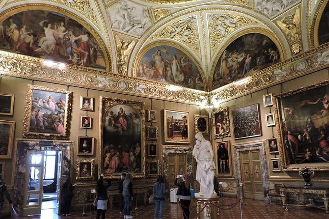 The Pitti Palace private tour: Splendours of the Royal Residence - The guide factor: why names like Brenda, Brian, and Manuela matter
