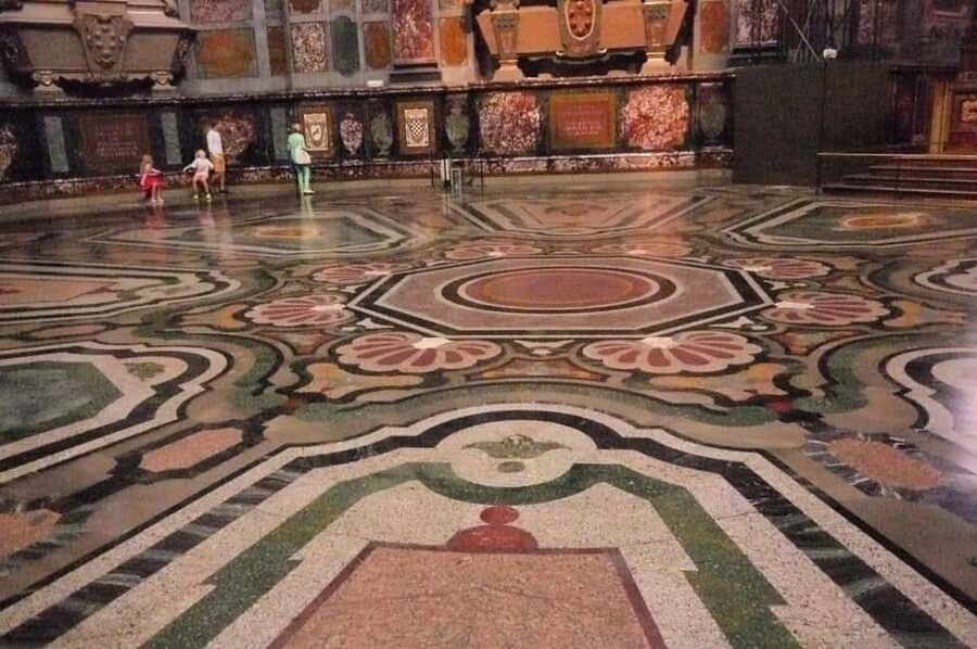 The places of the Medici family: the Palace and the Chapels - Chapel of the Magi: the wow moment inside the Palazzo