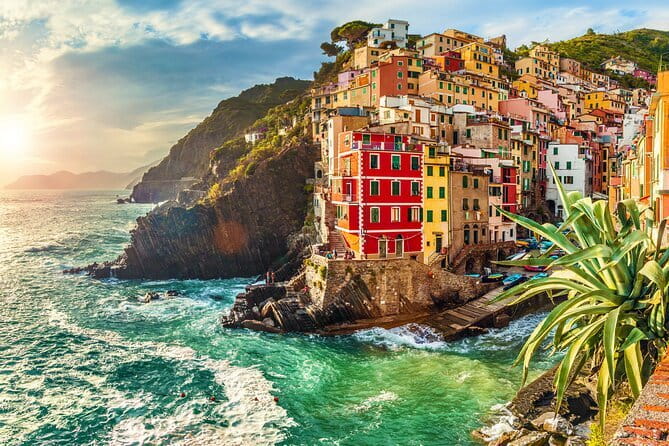 Tour Cinque Terre and Pisa Leaning Tower from Florence Private - Pisa at the end of the day, what you can realistically see in one hour