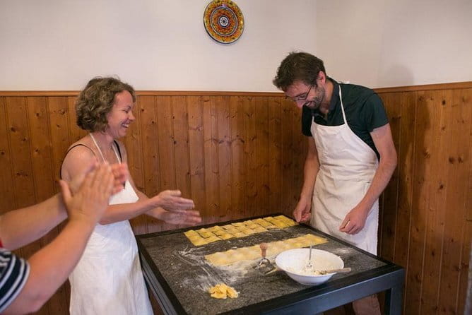 Traditional Tuscan Cooking Class in Florence - Entering a Tuscan Home Kitchen, Not a Classroom