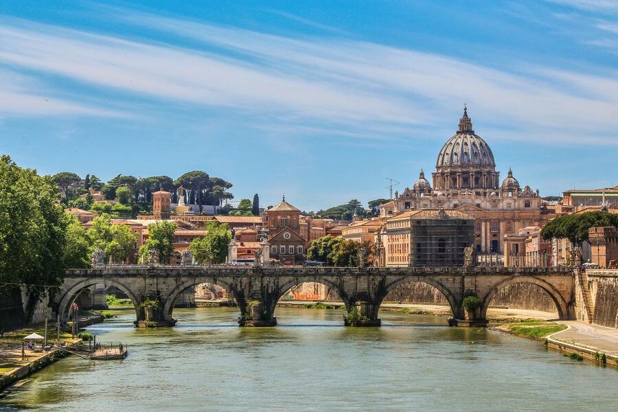 Transfer Between Florence and Rome with Sightseeing Stop - Hotel pickup and drop-off, and why it matters in real life