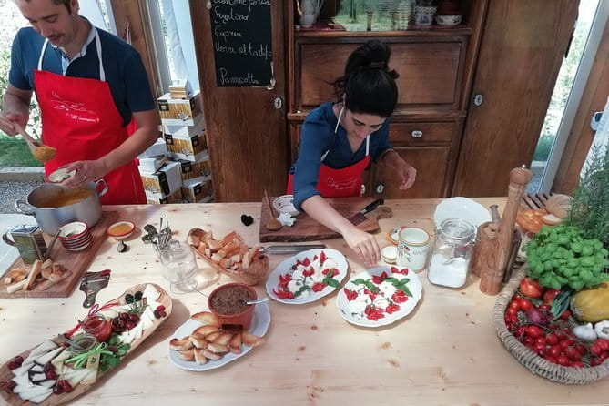 Truffle Hunting in Tuscany (private tour) - Stop 1: Truffle hunting in oak and chestnut woods outside San Gimignano