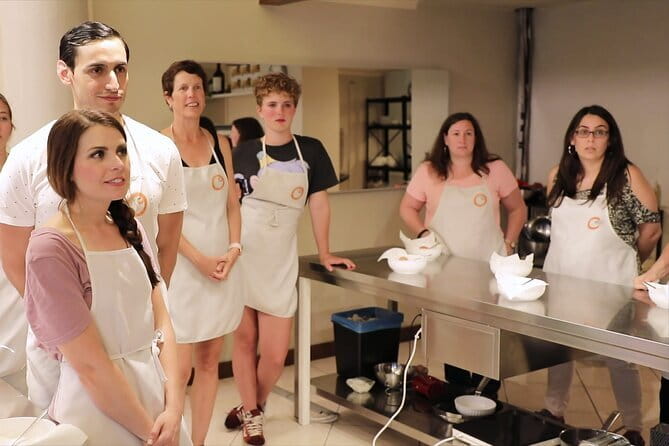 Tuscan Cooking Class and Dinner in Florence - Getting to the Kitchen: Piazza Santa Trinita to the Other Side of the Arno