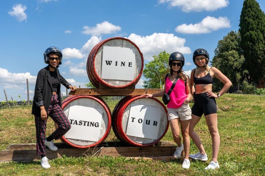 Tuscany by Vespa Full-Day Tour to Chianti Wine Region - Meet on the edge of Florence, then head straight for Chianti roads