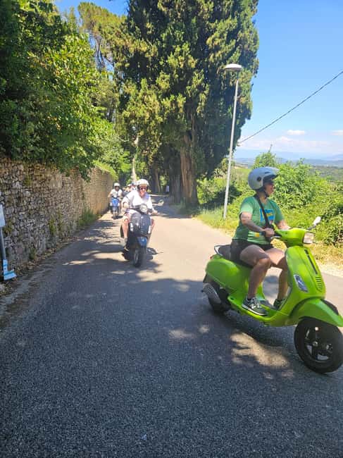 Tuscany: Vespa Tour with Traditional Lunch - Guides, Small Groups, and the Pace That Keeps It Fun