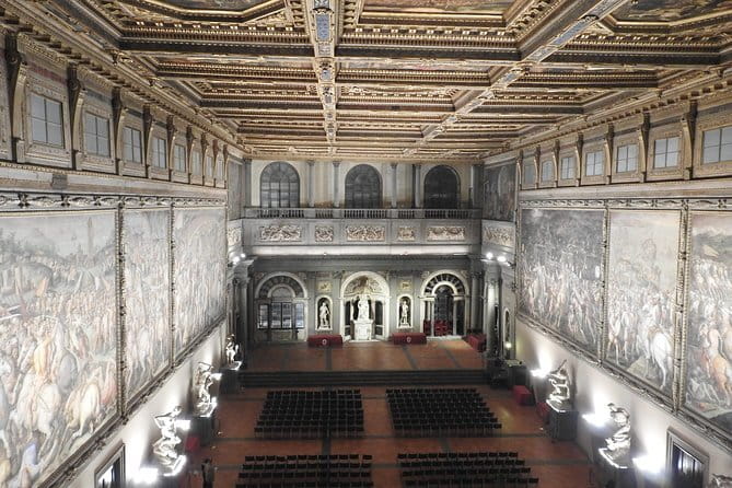 Uffizi and Palazzo Vecchio Combo Private Tour - Entering the day with a smart Florence game plan