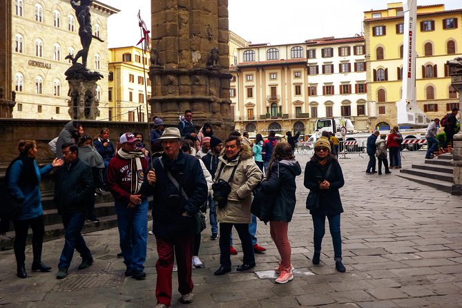 Uffizi Gallery Guided Tour: Masterpieces of the Renaissance - Entering the Uffizi without wasting your best energy