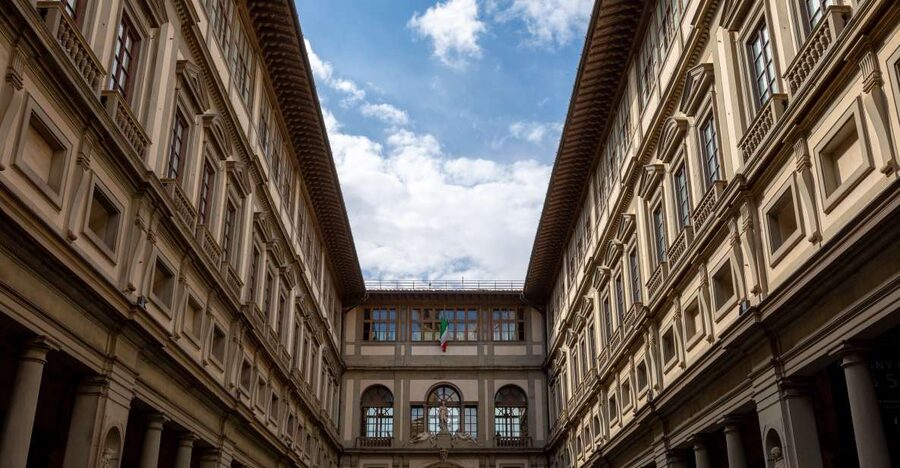 Uffizi Gallery & Hop-on Hop-off Bus Tour - Uffizi Gallery: Renaissance art in Medici offices