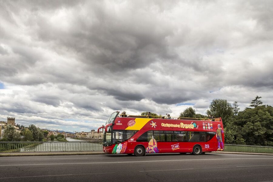 Uffizi Gallery & Hop-on Hop-off Bus Tour - What the hop-on hop-off bus adds to your Florence day