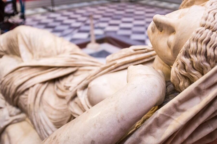 Uffizi Gallery Skip-the-Line Entry with Audio Guide - Getting Into the Uffizi Efficiently (Expect a Staff Handoff)