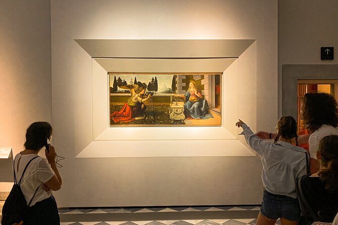 UFFIZI Private Tour in Florence Italy - Botticelli, Michelangelo, and Leonardo: learning to read paintings in real time
