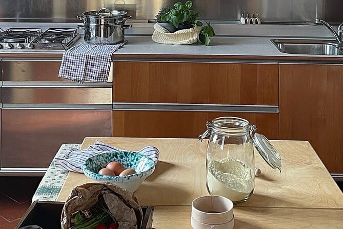 Vegetarian cooking class in the Florentine Hills 6 guests max - Getting started: your kitchen prep and first flavor cues