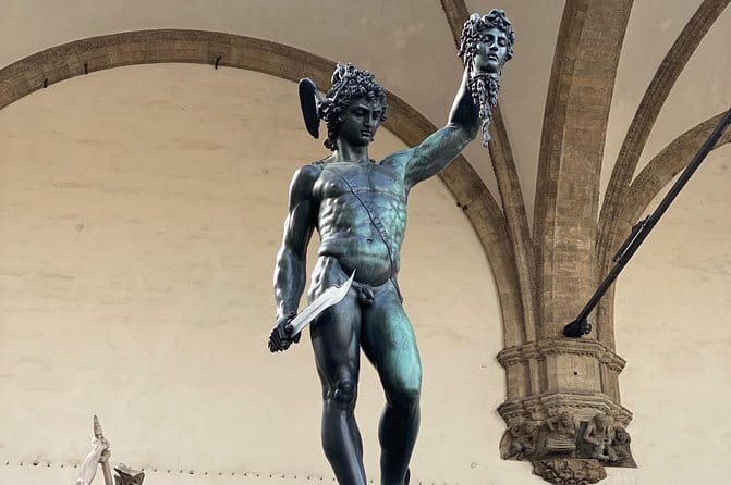 Walking Tour trough Renaissance Secrets in Florence - Where you start, where you end, and why the route is smart