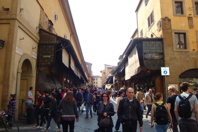 Walking Tour with Wine Tasting in Florence - Renaissance Makers, Politics, and Why the Tour Ends Where It Does