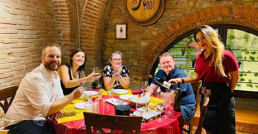 Wine Tasting Experience with Three Types of Tuscan Wine - Where the tasting starts in Florence, and why it is convenient