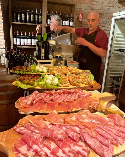 Wine Tasting Experience with Three Types of Tuscan Wine - How the 1-hour wine class stays tight and useful